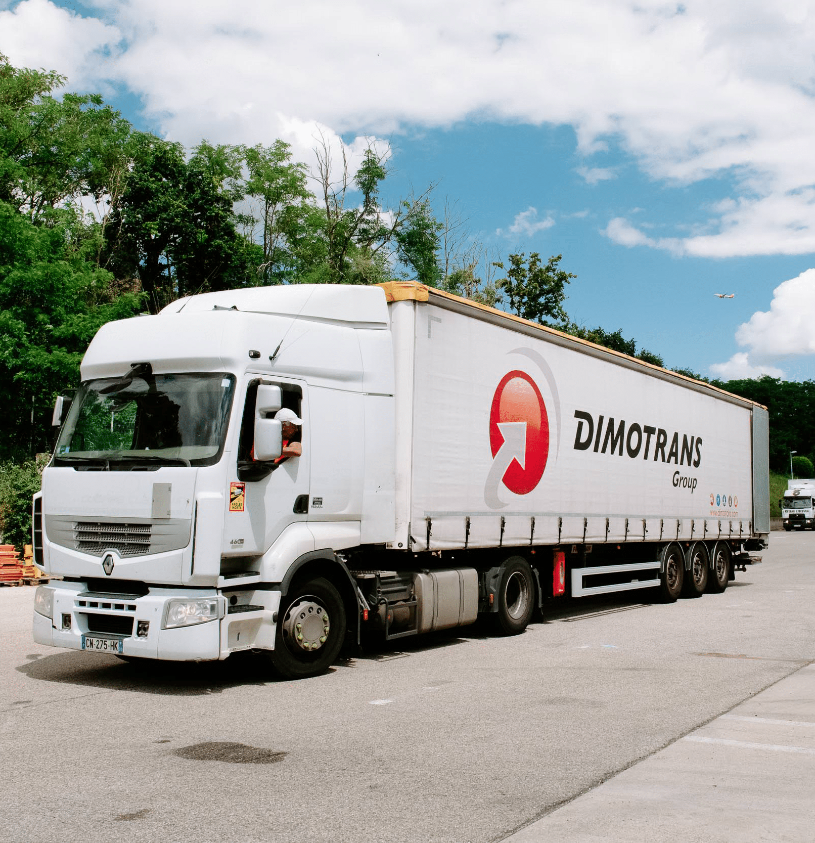 Camion DIMOTRANS Group Transport routier International De Marchandises