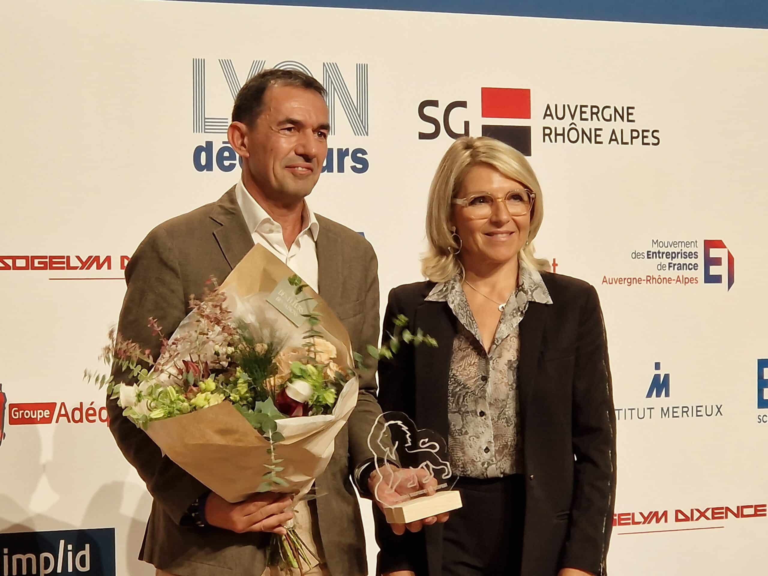 Salvatore reçoit le prix « International » dans le cadre des Trophees Lyon Décideurs